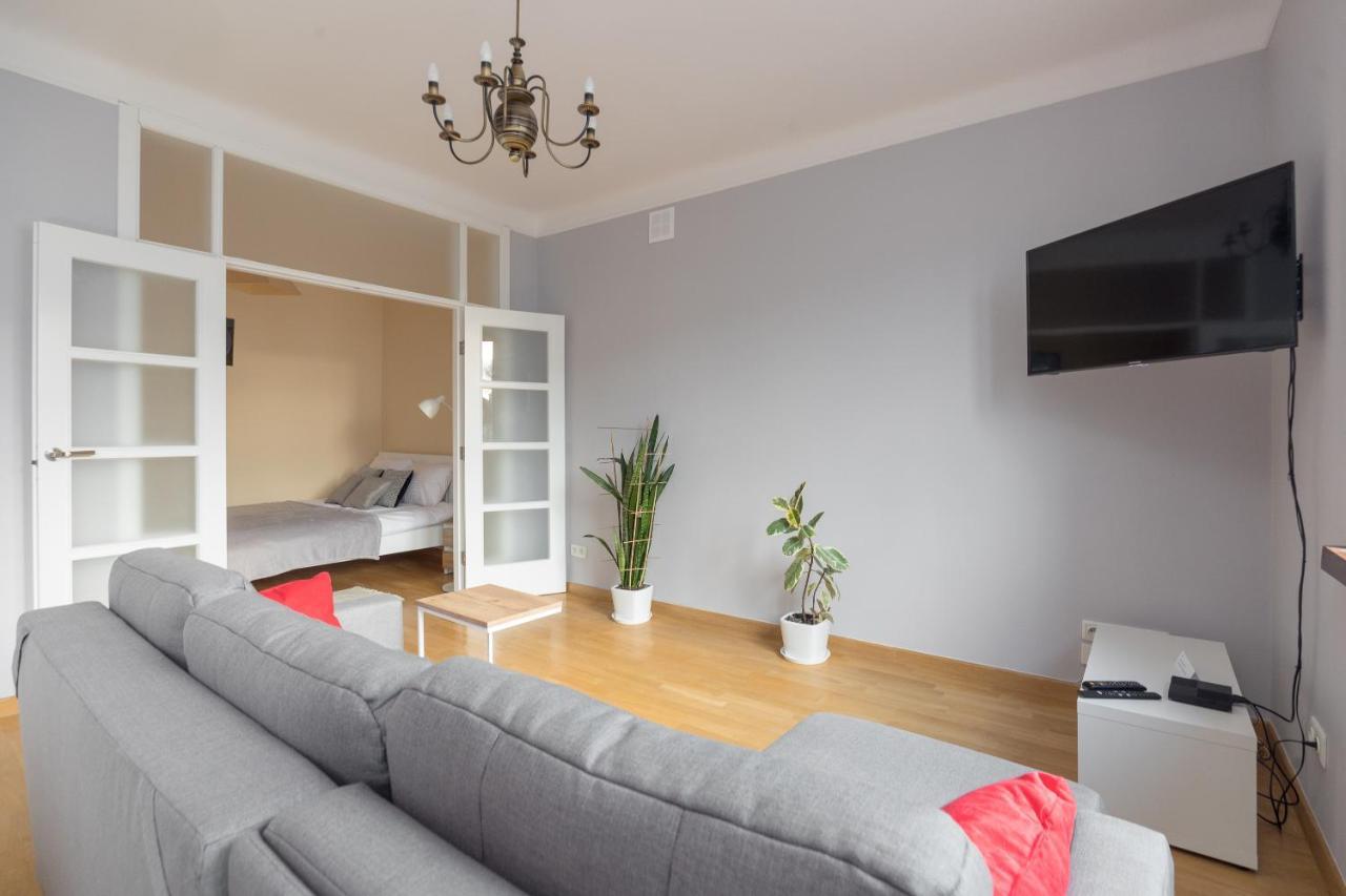 Metro Raclawicka Red Apartment Варшава Екстериор снимка
