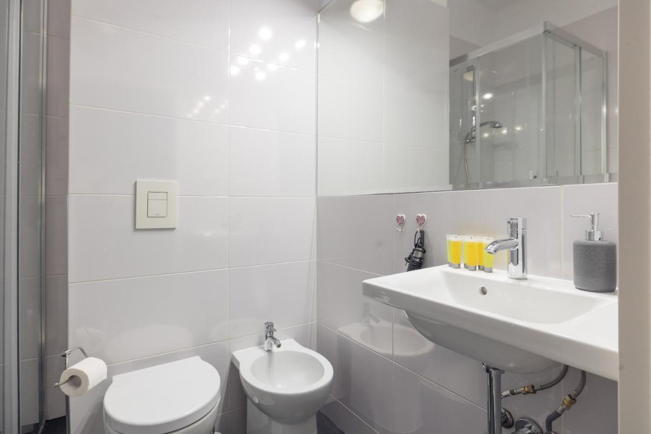 Metro Raclawicka Red Apartment Варшава Екстериор снимка